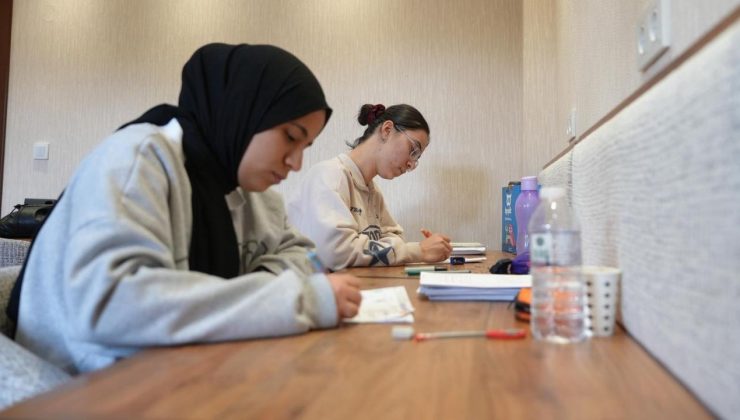 Yahya Kemal Kitap Köşkü Öğrencilerin Yeni Buluşma Noktası Oldu