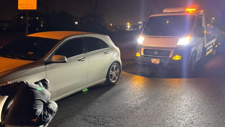 Aynı Çukur 5 Dakikada İki Aracı Vurdu! Vatandaş Tepkili !