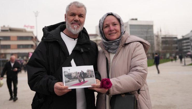 Düzce Belediyesi’nden 14 Şubat’ta Çifte Sürpriz: Kırmızı Halı ve Gül Hediyesi