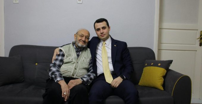 Çilimli’de Sıcak Buluşma: Kaymakam Alpay Özkara Ailesini Ziyaret Etti