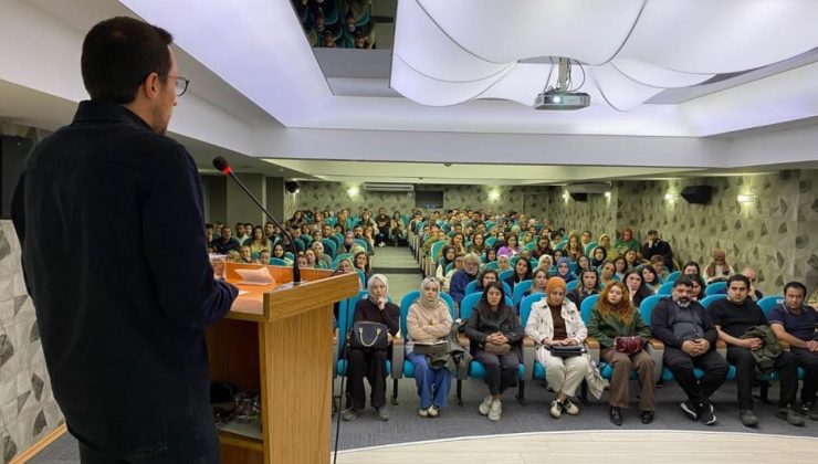 Düzce’de “Dijital Dünyada Çocuklarımıza Rehberlik” Semineri Düzenlendi
