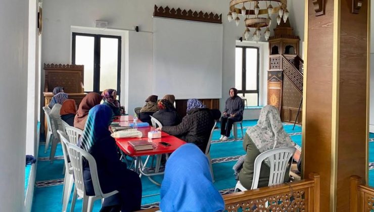 Kirazlı TOKİ Camii Kur’an Kursu’nda Kadınlara Kanser Farkındalık Eğitimi